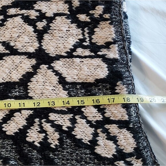 Ana Maison Black Cream Floral Print Wool Acrylic Scarf - Picture 5 of 7